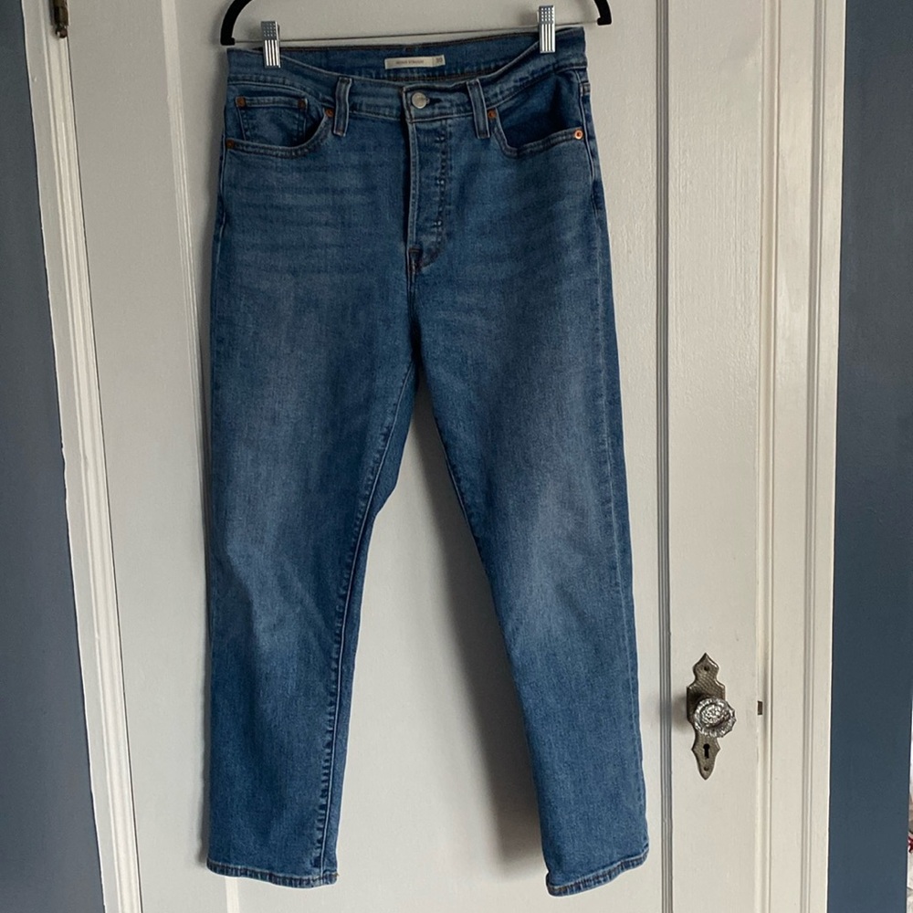 Levi Wedgie Straight size 30